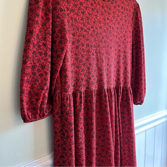 Red Cottage core float maxi dress. - Picture 7 of 8